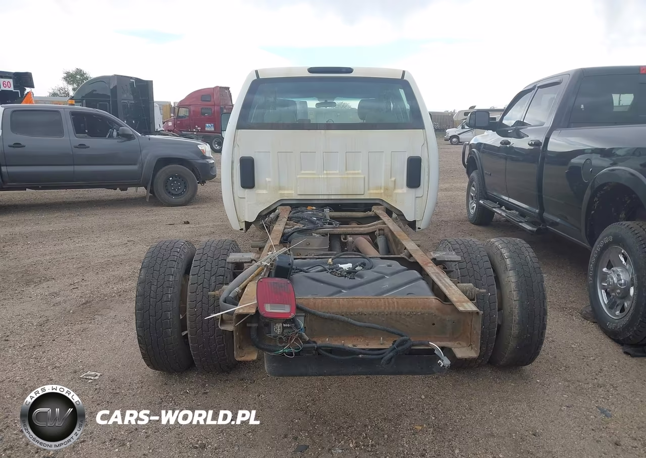 2013 Chevrolet Silverado 3500Hd Chassis Work Truck VIN:1GB4KZCGXDF241015 - 15