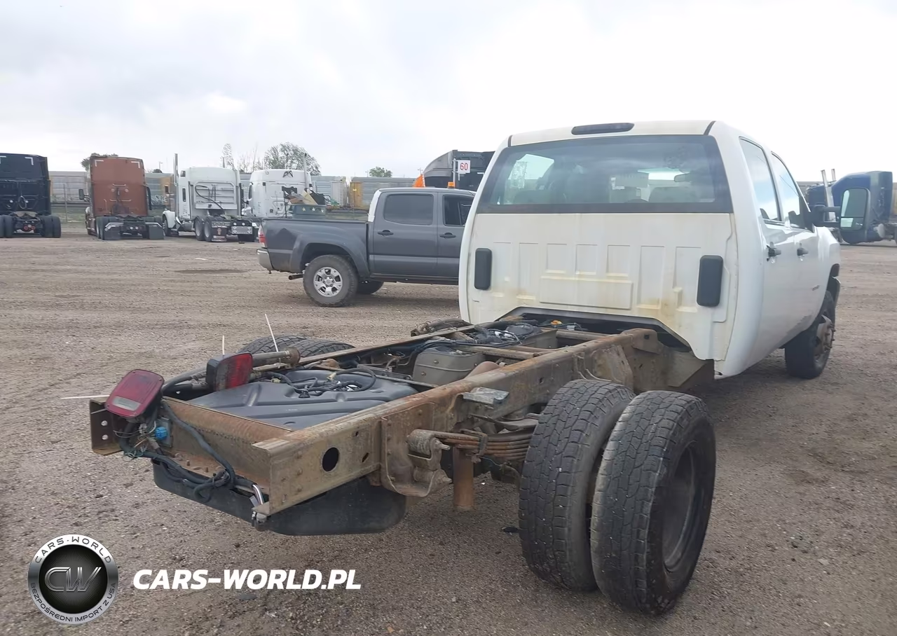 2013 Chevrolet Silverado 3500Hd Chassis Work Truck VIN:1GB4KZCGXDF241015 - 4