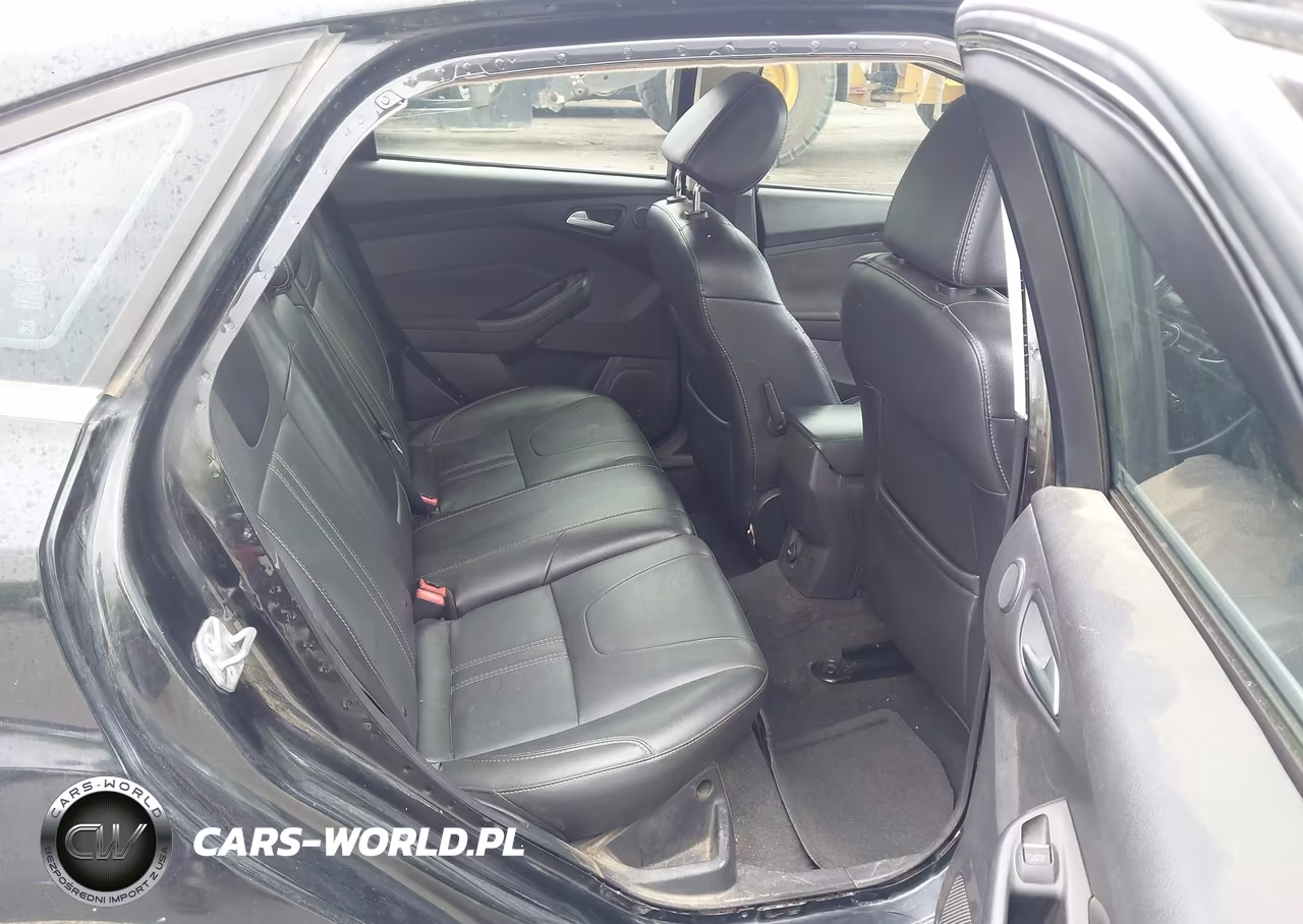 2014 Ford Focus Titanium VIN:1FADP3J25EL141656 - 8