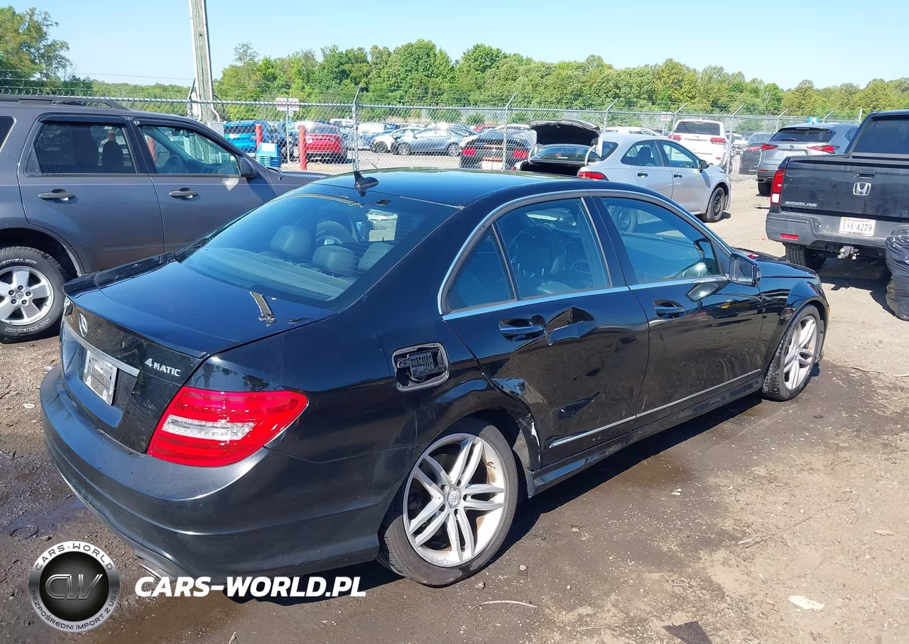 2013 Mercedes-Benz C 300 Sport 4Matic VIN:WDDGF8AB3DR253641 - 4