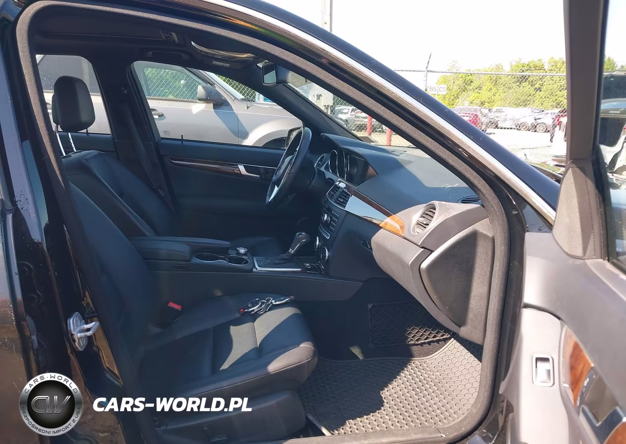 2013 Mercedes-Benz C 300 Sport 4Matic VIN:WDDGF8AB3DR253641 - 5