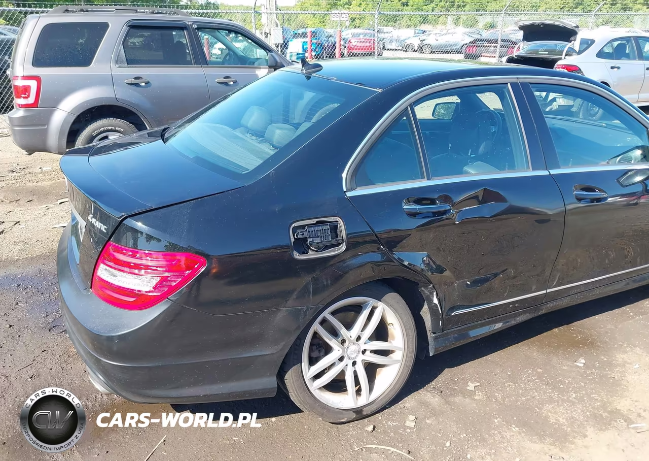 2013 Mercedes-Benz C 300 Sport 4Matic VIN:WDDGF8AB3DR253641 - 6