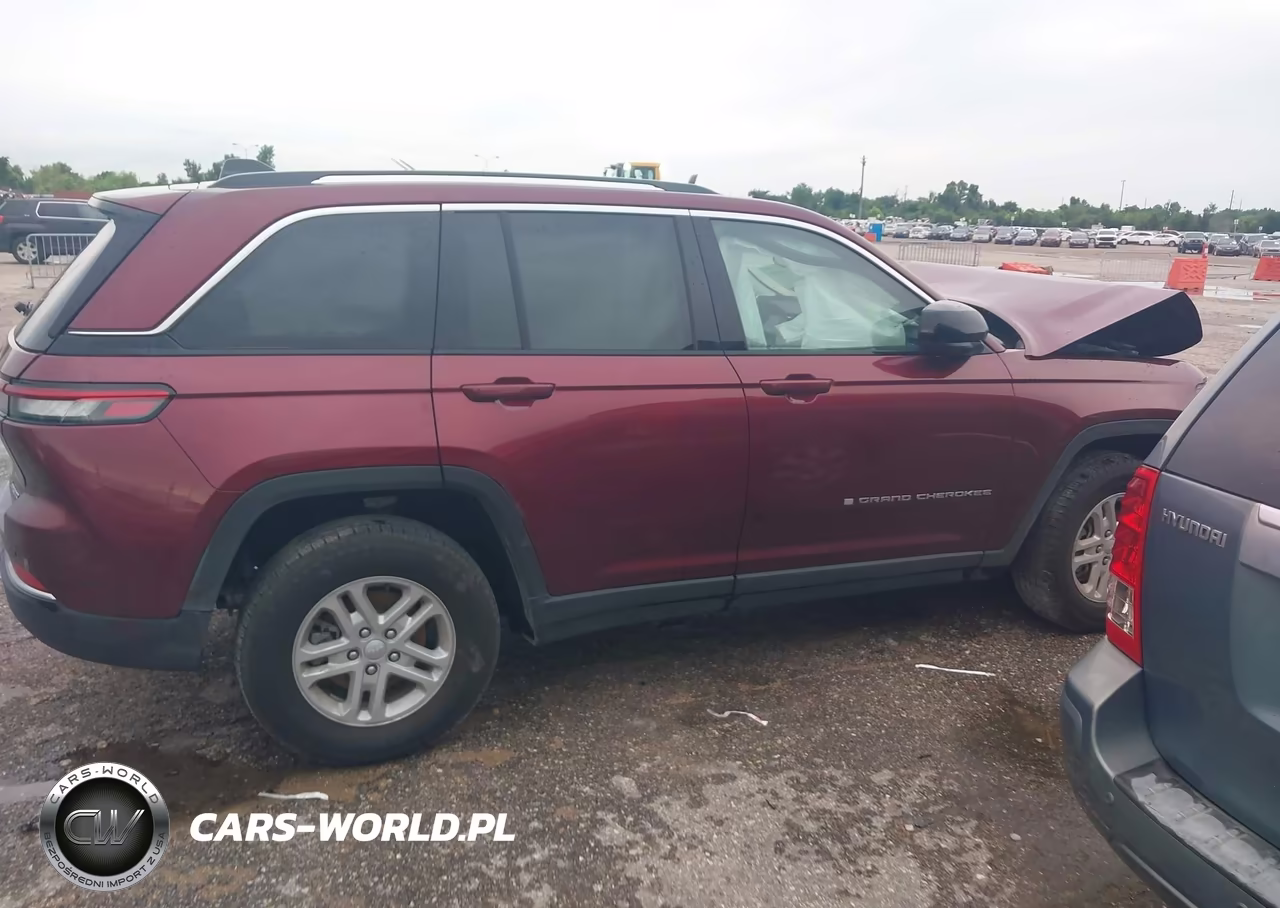 2023 Jeep Grand Cherokee Laredo 4X4 VIN:1C4RJHAG5PC674474 - 12