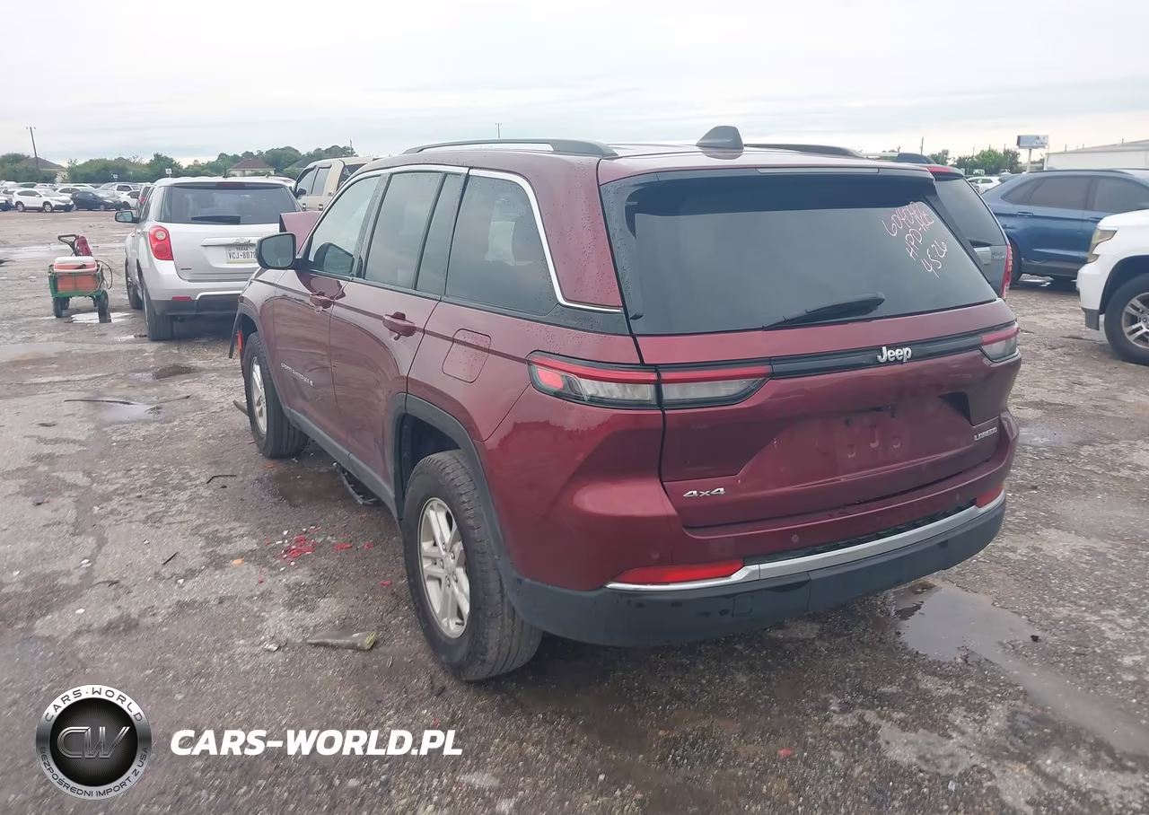 2023 Jeep Grand Cherokee Laredo 4X4 VIN:1C4RJHAG5PC674474 - 3