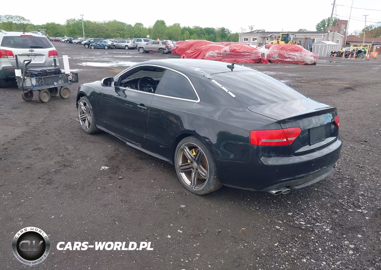 2010 Audi S5 Premium Plus VIN:WAUCVAFR1AA061697 - 3