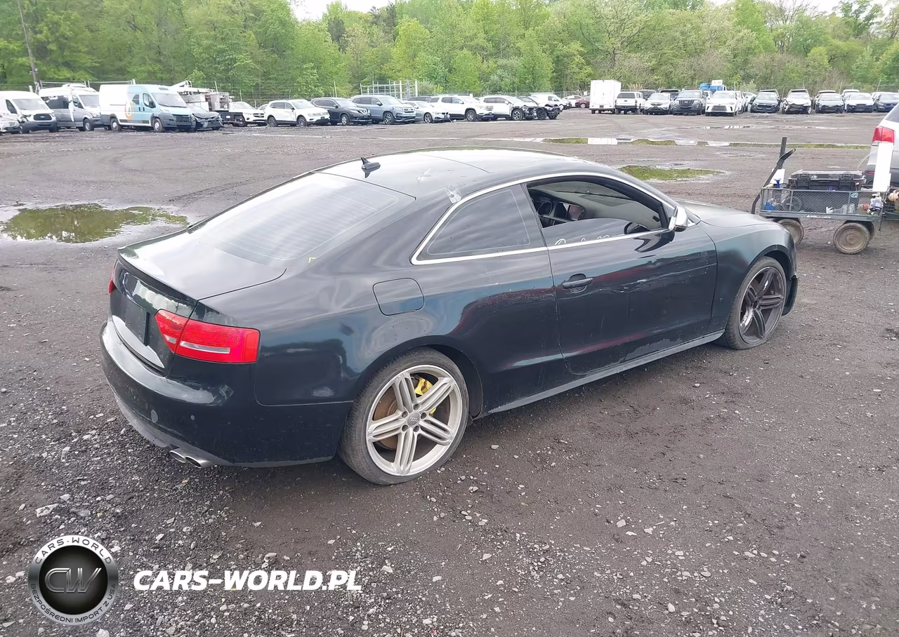 2010 Audi S5 Premium Plus VIN:WAUCVAFR1AA061697 - 4