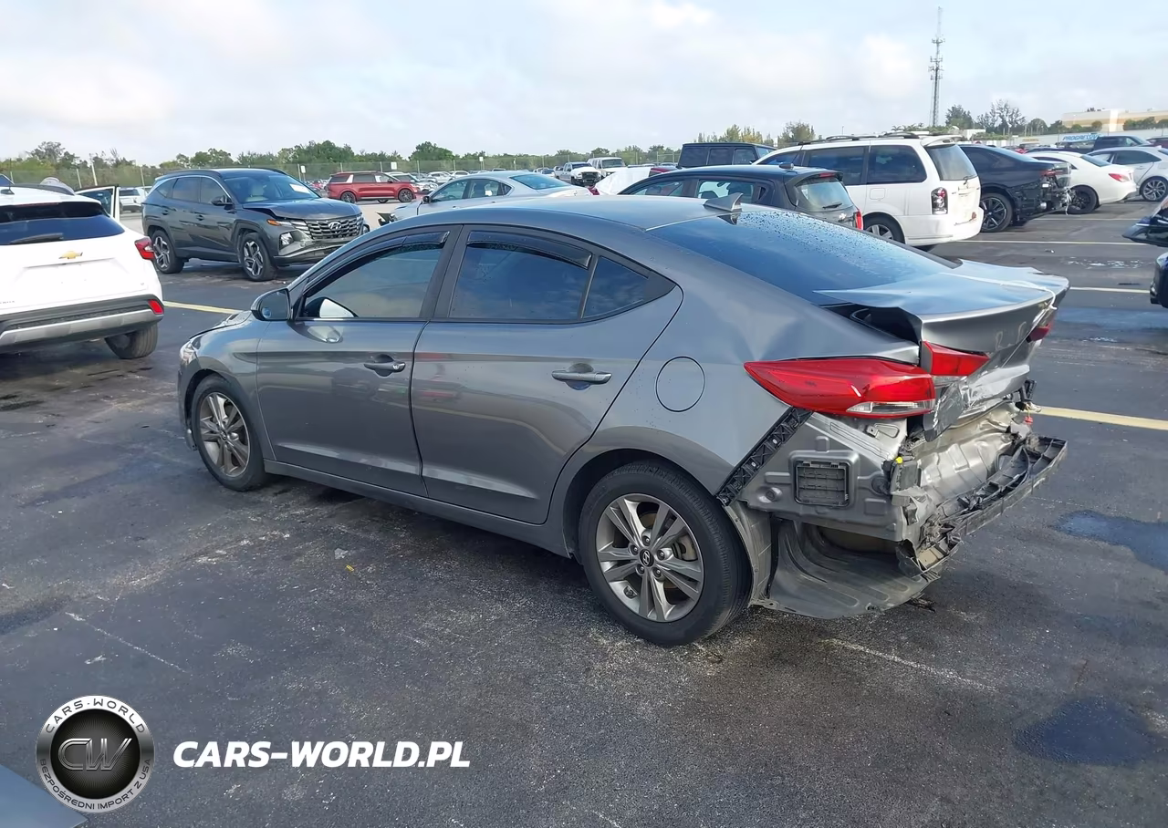 2018 Hyundai Elantra Sel VIN:5NPD84LF4JH267907 - 3