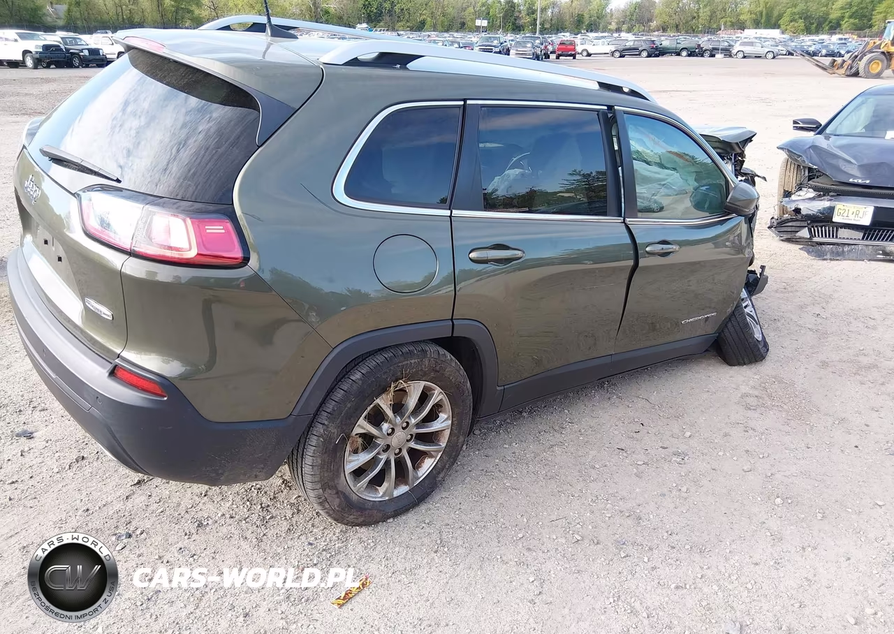 2021 Jeep Cherokee Latitude Lux 4X4 VIN:1C4PJMMX1MD149607 - 4