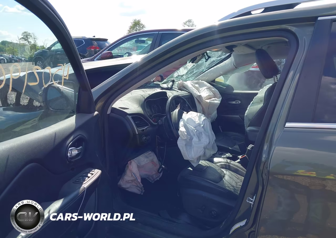 2021 Jeep Cherokee Latitude Lux 4X4 VIN:1C4PJMMX1MD149607 - 8