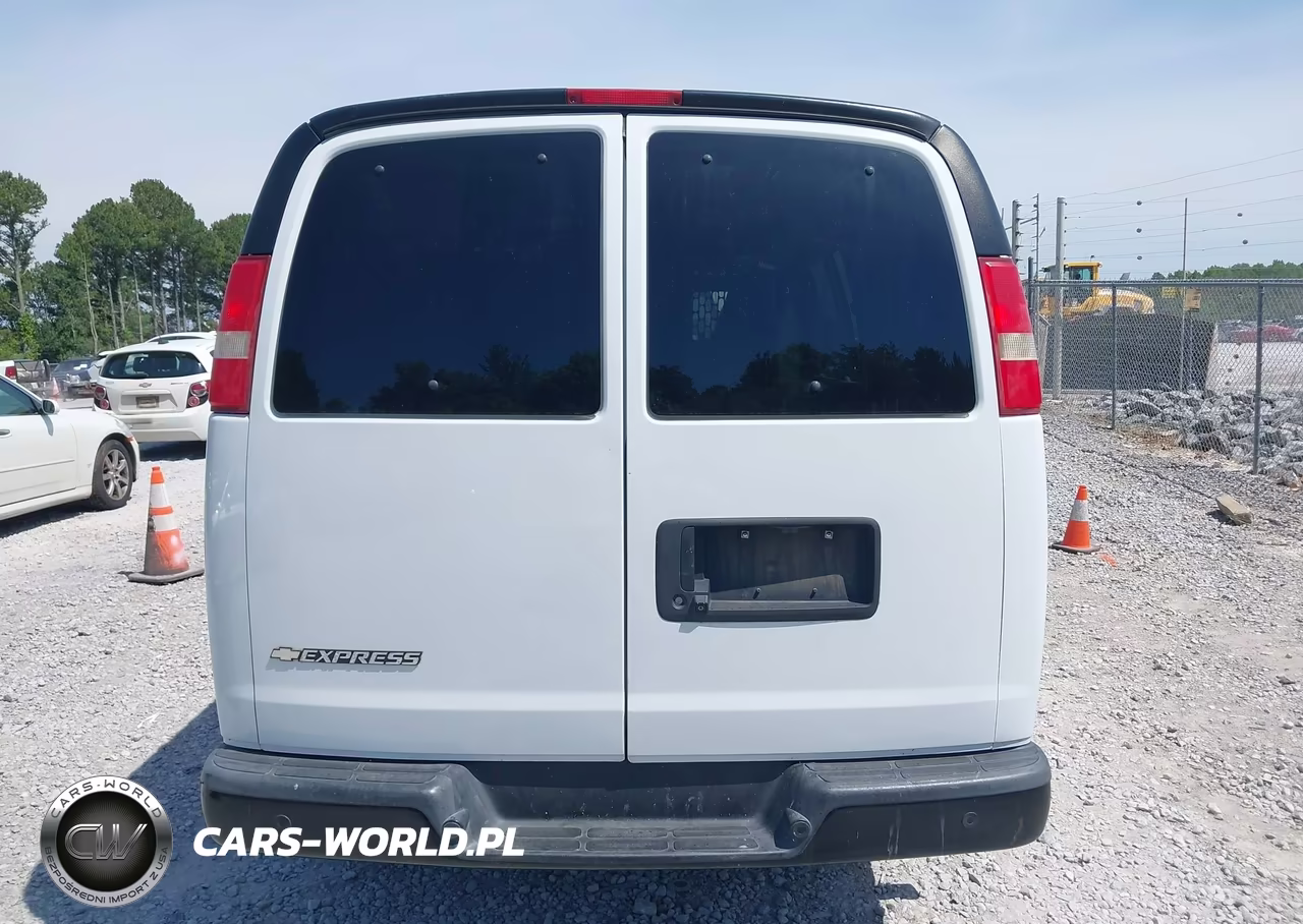 2017 Chevrolet Express 2500 Work Van VIN:1GCWGAFF1H1185107 - 16