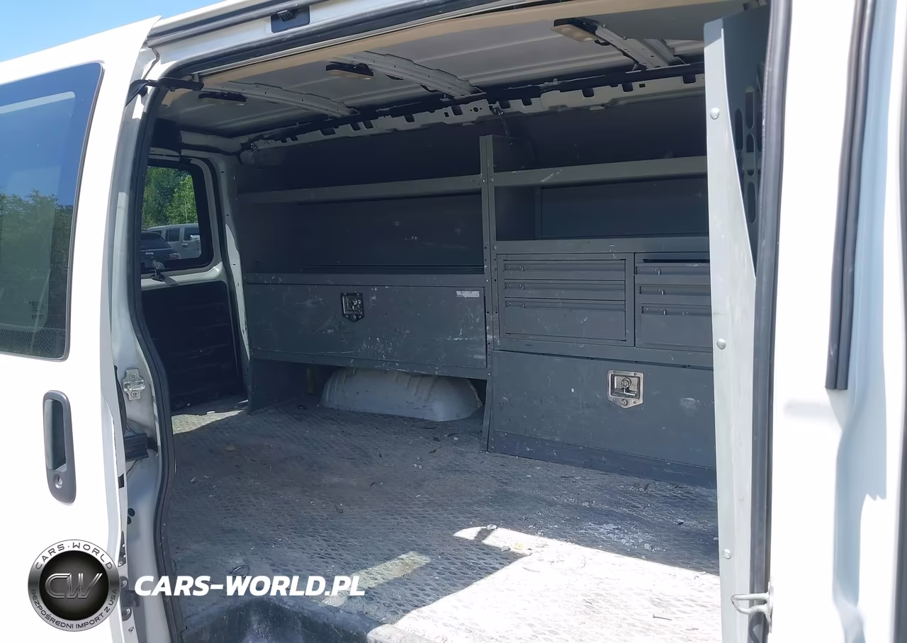 2017 Chevrolet Express 2500 Work Van VIN:1GCWGAFF1H1185107 - 8
