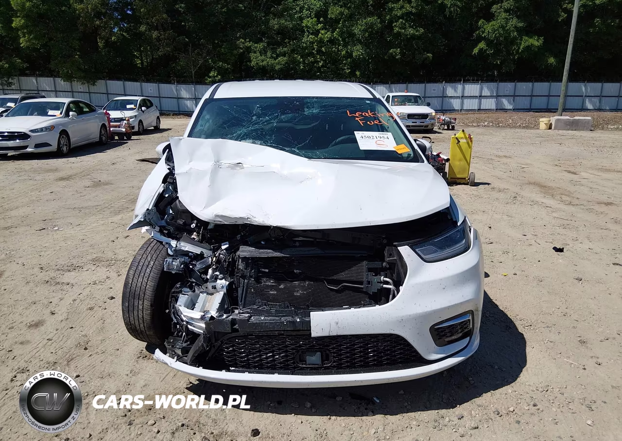 2023 Chrysler Pacifica Touring L VIN:2C4RC1BG8PR526522 - 13