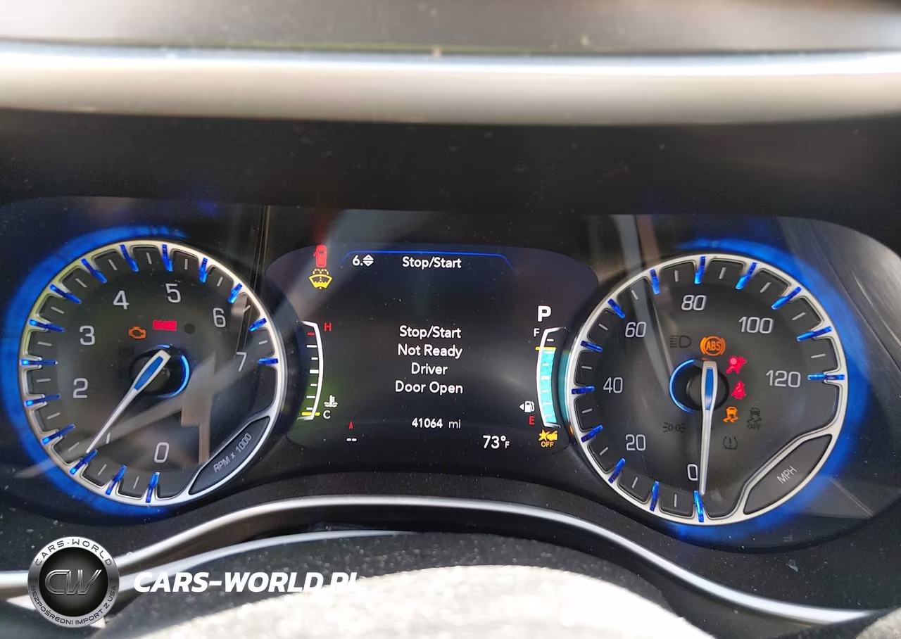 2023 Chrysler Pacifica Touring L VIN:2C4RC1BG8PR526522 - 7