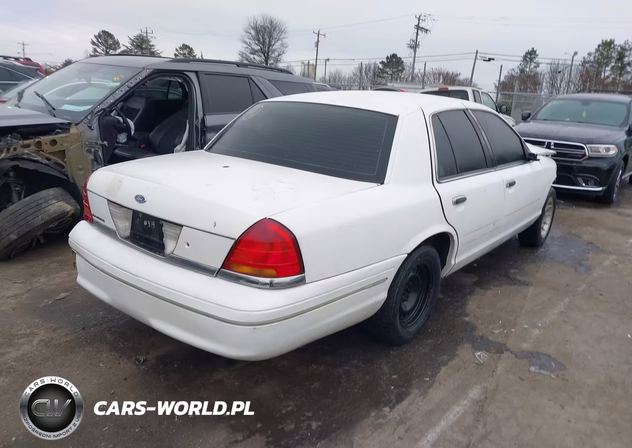 2001 Ford Crown Victoria Police Interceptor VIN:2FAFP71W61X168414 - 4