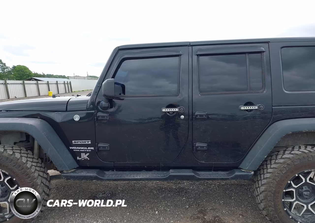 2017 Jeep Wrangler Unlimited Sport 4X4 VIN:1C4BJWDG5HL716371 - 14