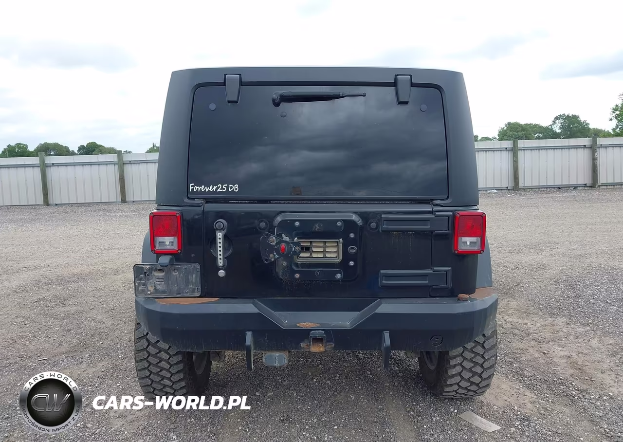 2017 Jeep Wrangler Unlimited Sport 4X4 VIN:1C4BJWDG5HL716371 - 16