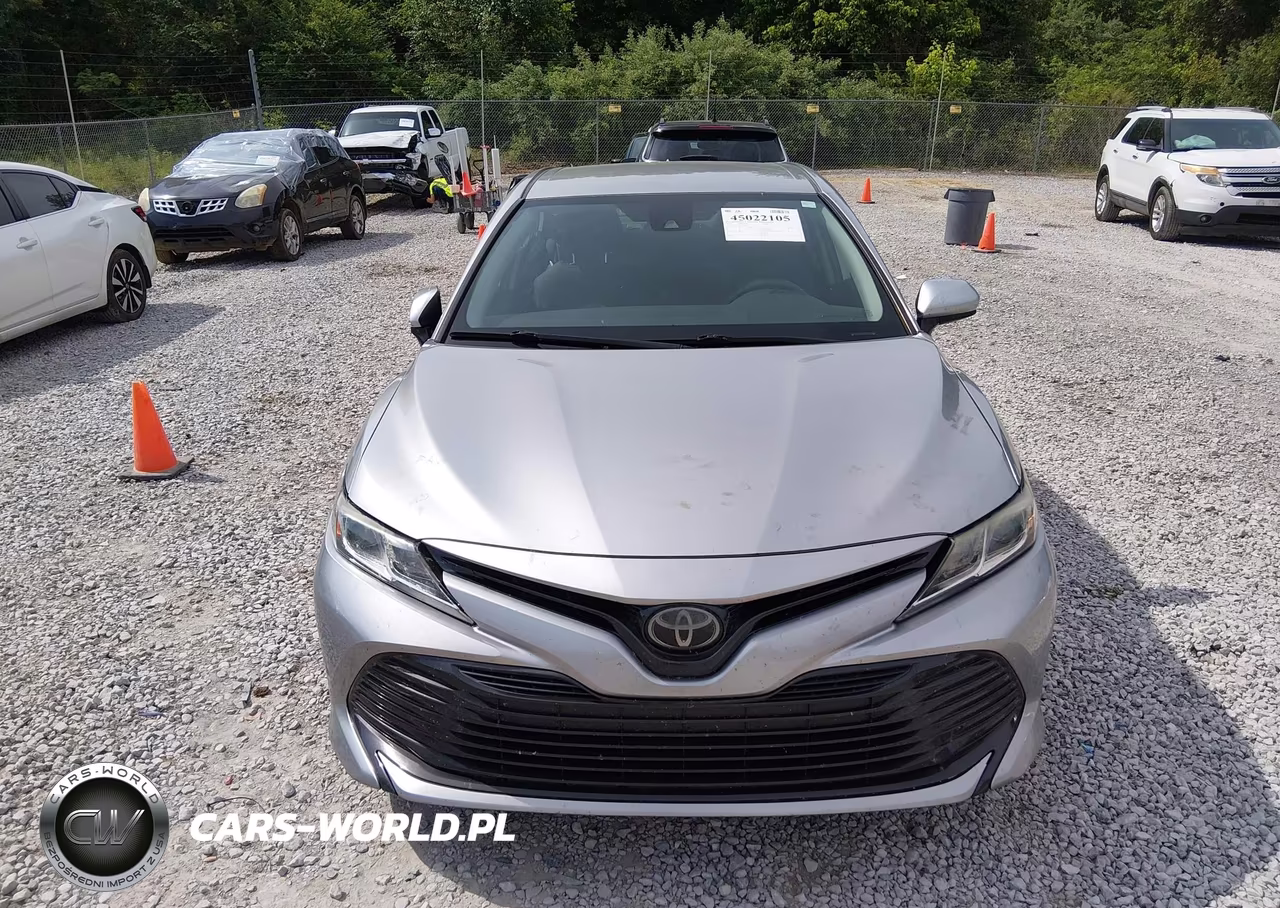 2019 Toyota Camry Le VIN:4T1B11HK2KU760391 - 12