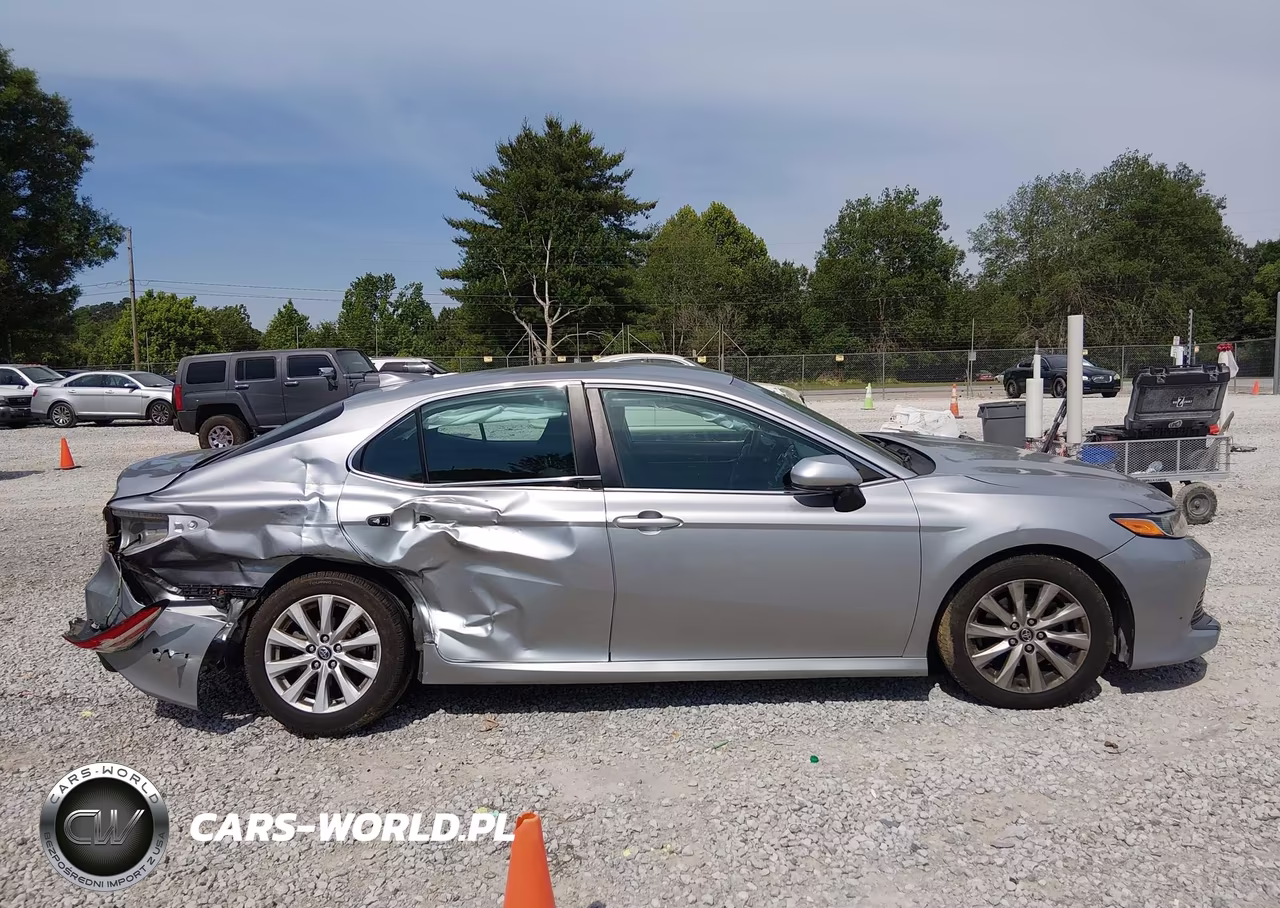 2019 Toyota Camry Le VIN:4T1B11HK2KU760391 - 13