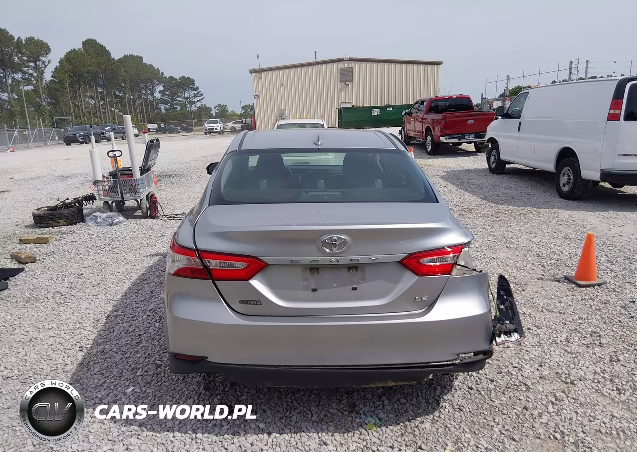 2019 Toyota Camry Le VIN:4T1B11HK2KU760391 - 16