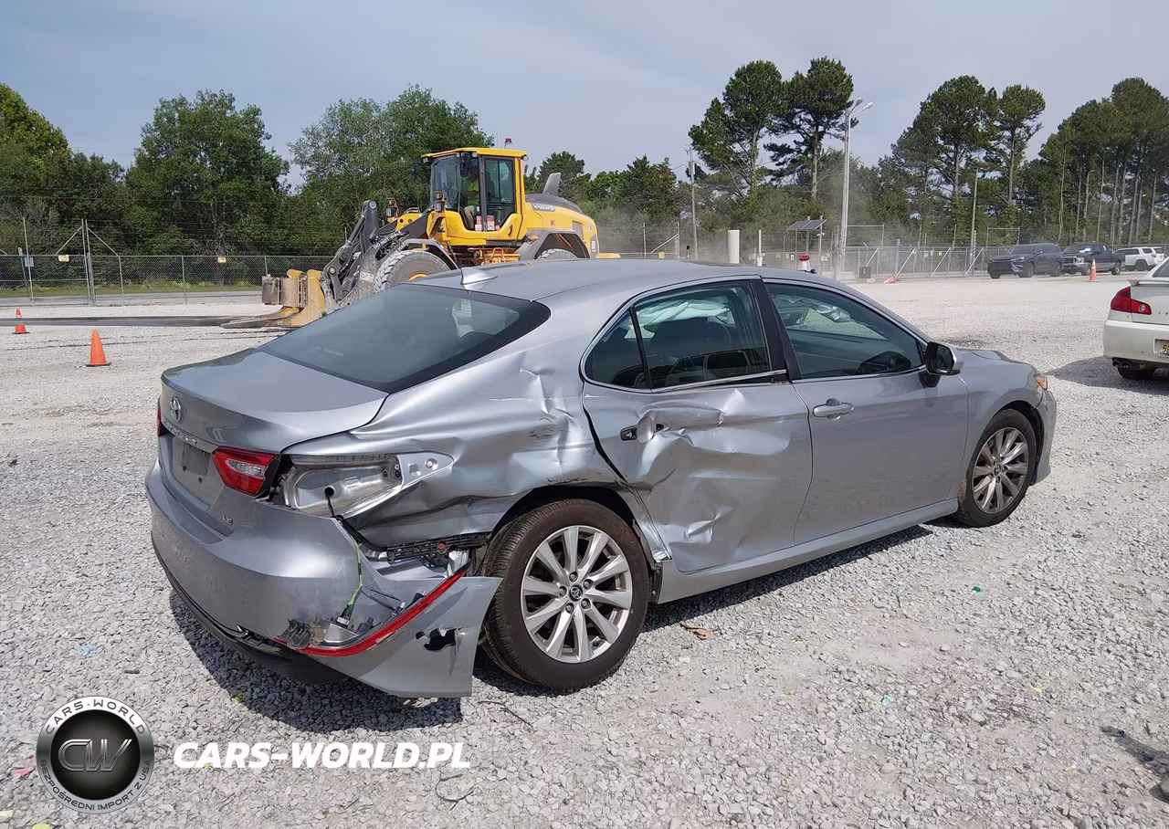 2019 Toyota Camry Le VIN:4T1B11HK2KU760391 - 4