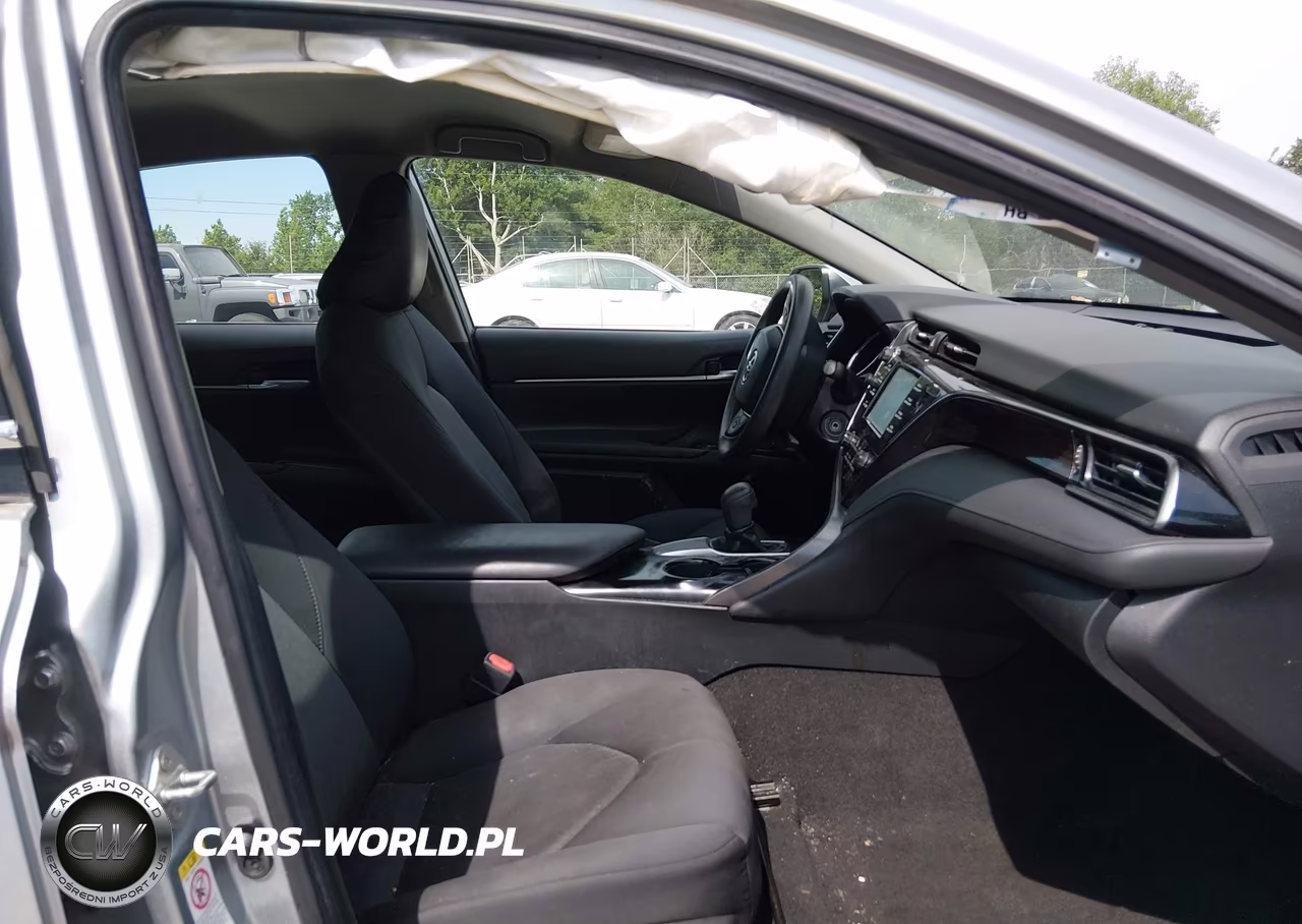 2019 Toyota Camry Le VIN:4T1B11HK2KU760391 - 5