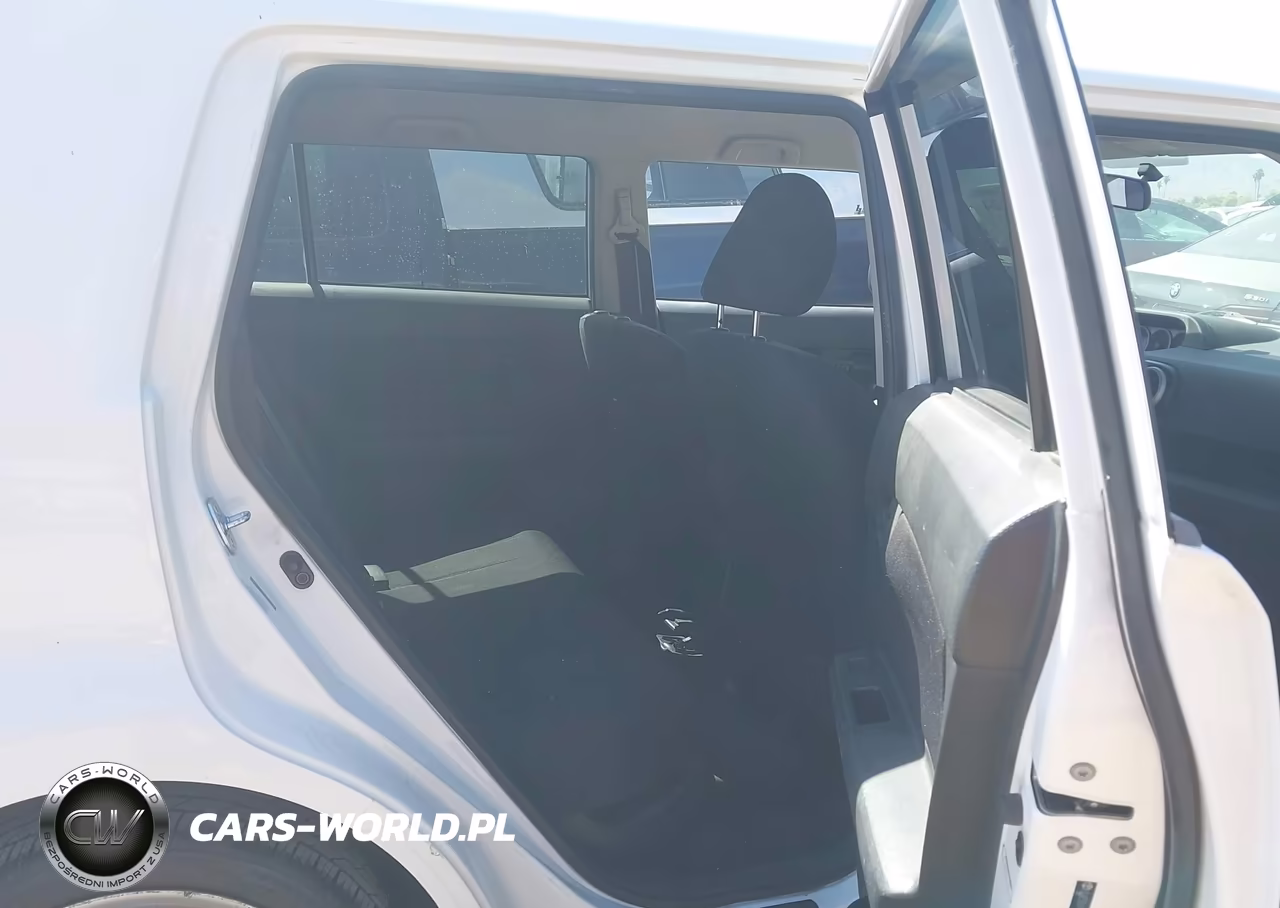 2009 Scion Xb VIN:JTLKE50EX91063170 - 8
