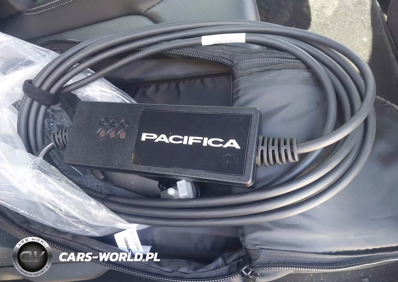 2023 Chrysler Pacifica Hybrid Touring L VIN:2C4RC1L78PR599629 - 12