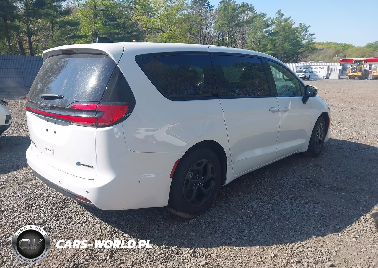 2023 Chrysler Pacifica Hybrid Touring L VIN:2C4RC1L78PR599629 - 4