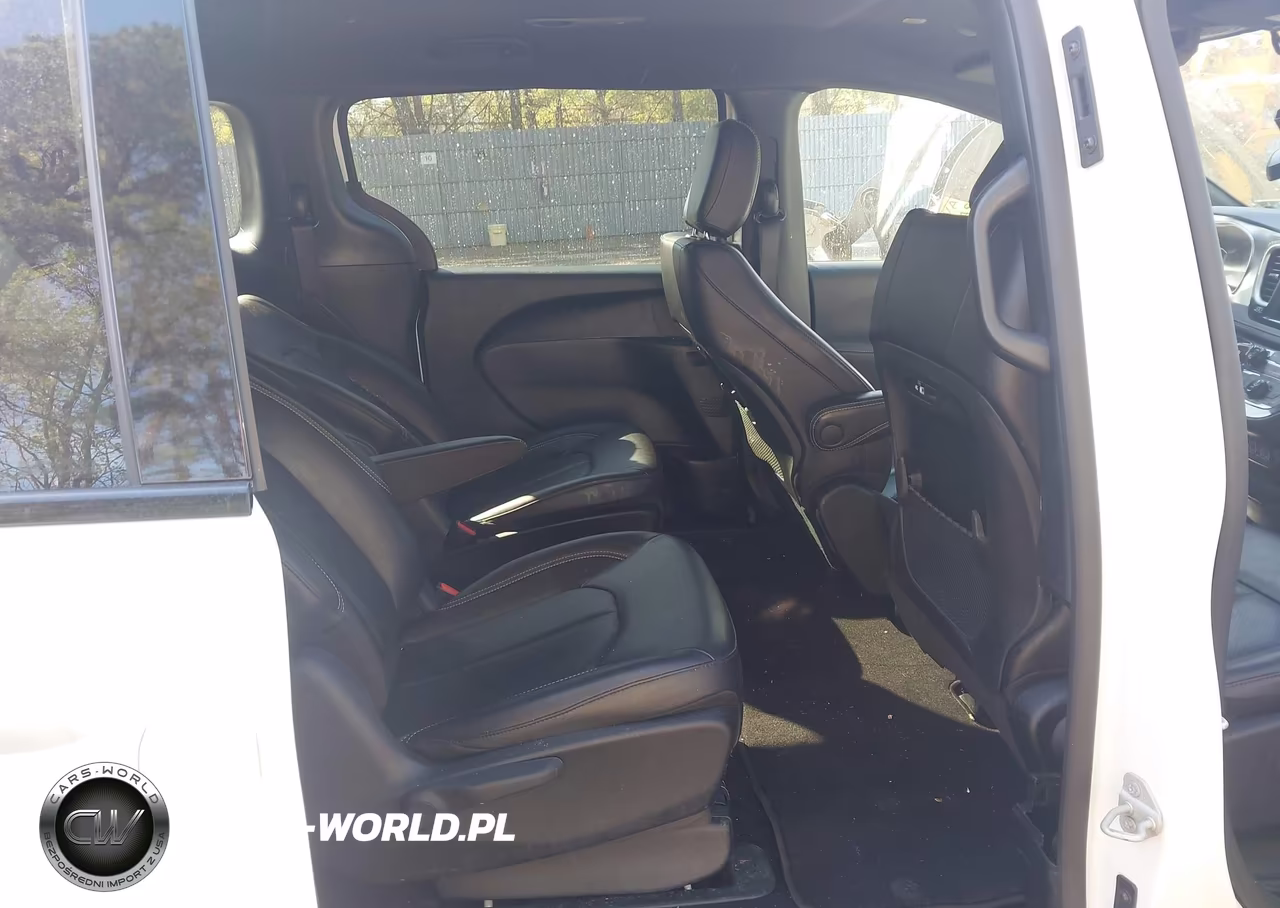 2023 Chrysler Pacifica Hybrid Touring L VIN:2C4RC1L78PR599629 - 8