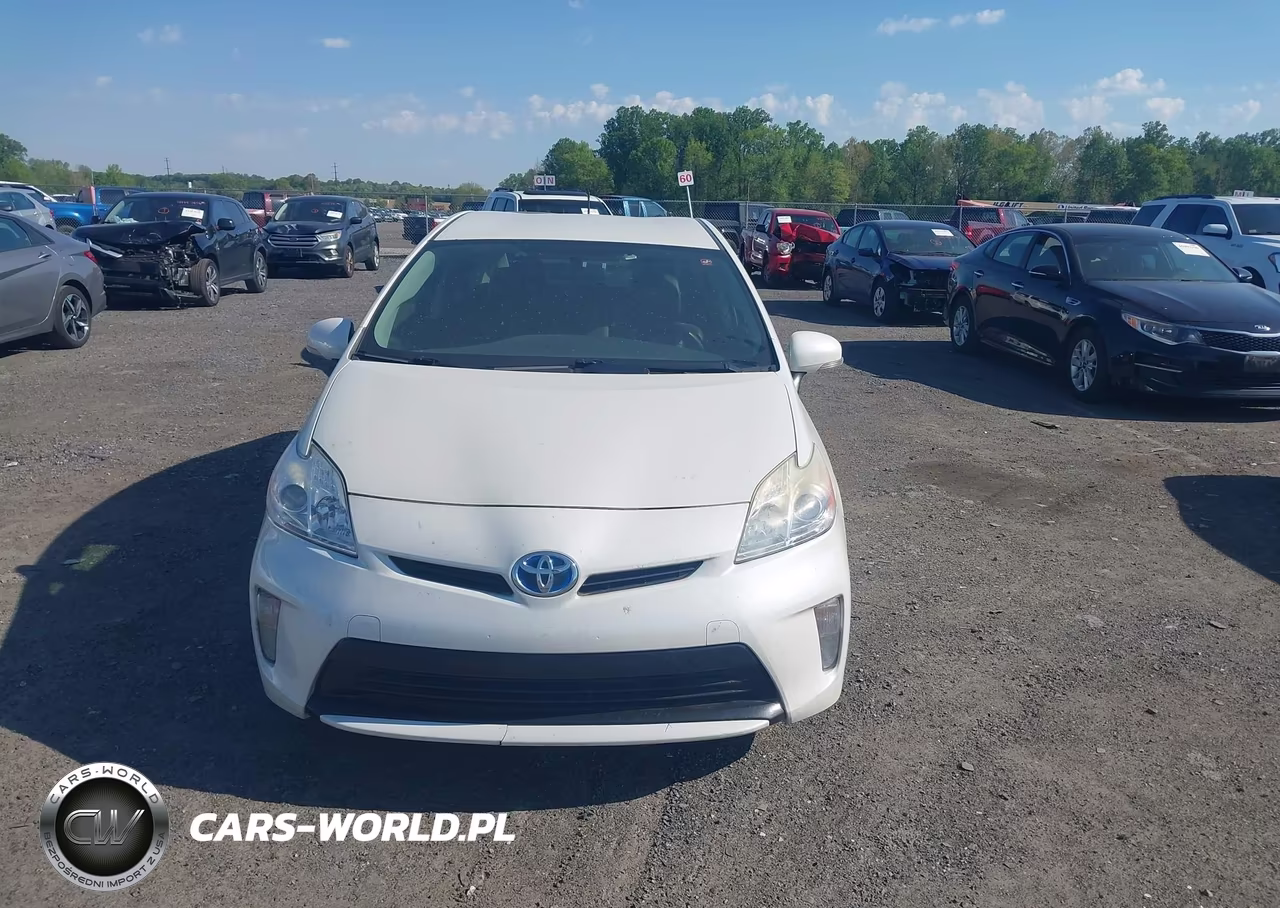 2015 Toyota Prius Persona Series Special Edition VIN:JTDKN3DUXF0397430 - 12