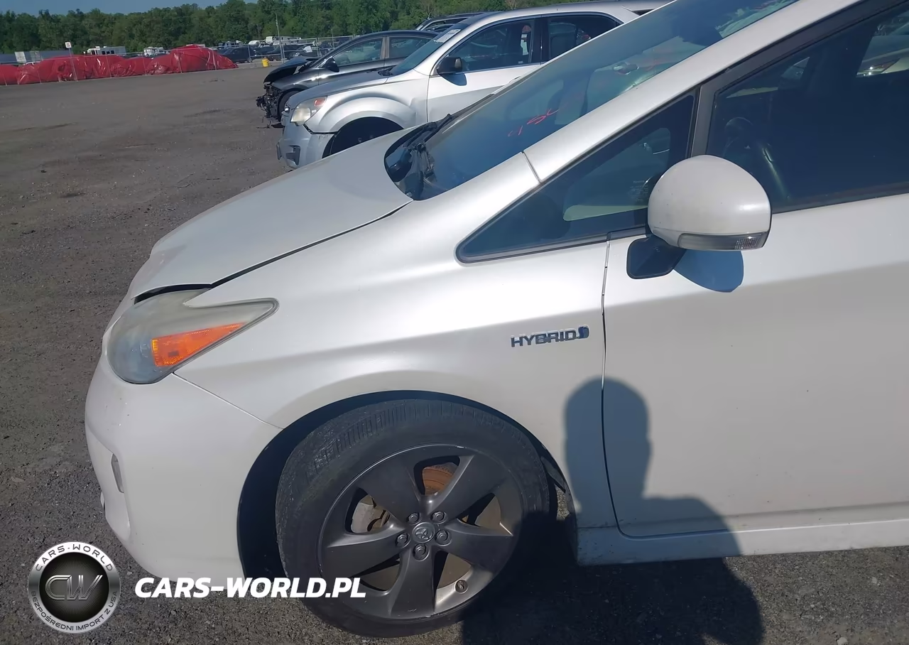2015 Toyota Prius Persona Series Special Edition VIN:JTDKN3DUXF0397430 - 6