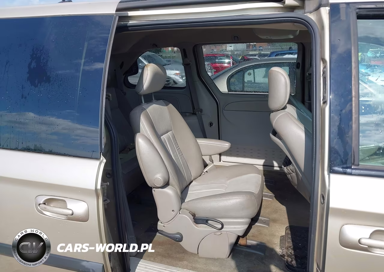 2005 Dodge Caravan Sxt VIN:1D4GP45R15B311105 - 8