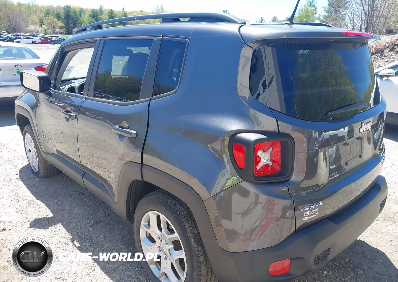 2017 Jeep Renegade Latitude 4X4 VIN:ZACCJBBB0HPG24794 - 3