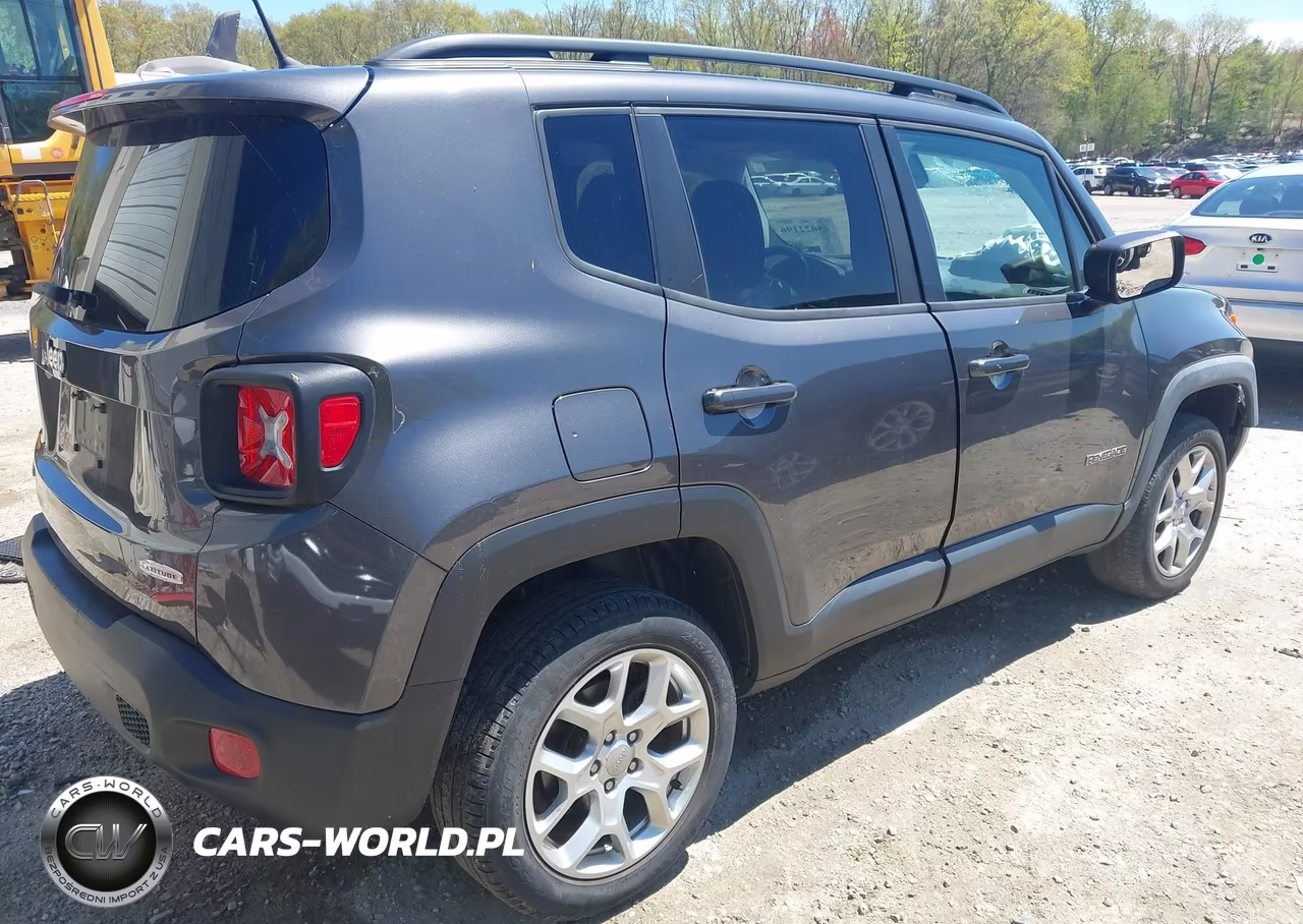 2017 Jeep Renegade Latitude 4X4 VIN:ZACCJBBB0HPG24794 - 4