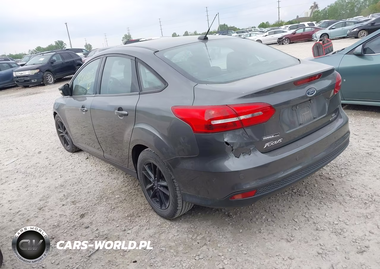 2016 Ford Focus Se VIN:1FADP3F23GL229486 - 3