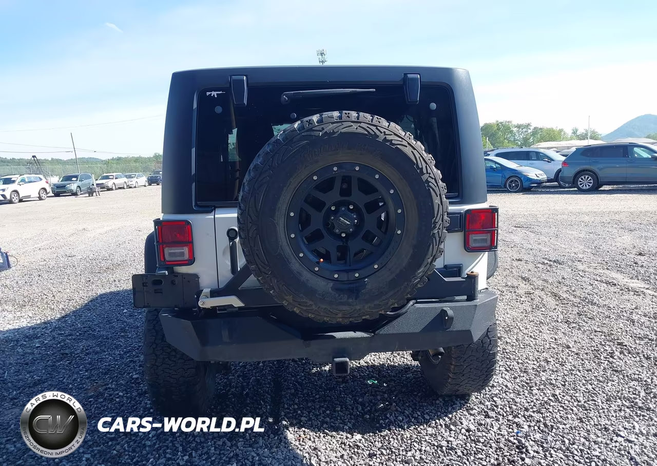 2016 Jeep Wrangler Unlimited Freedom VIN:1C4HJWDG4GL172535 - 16
