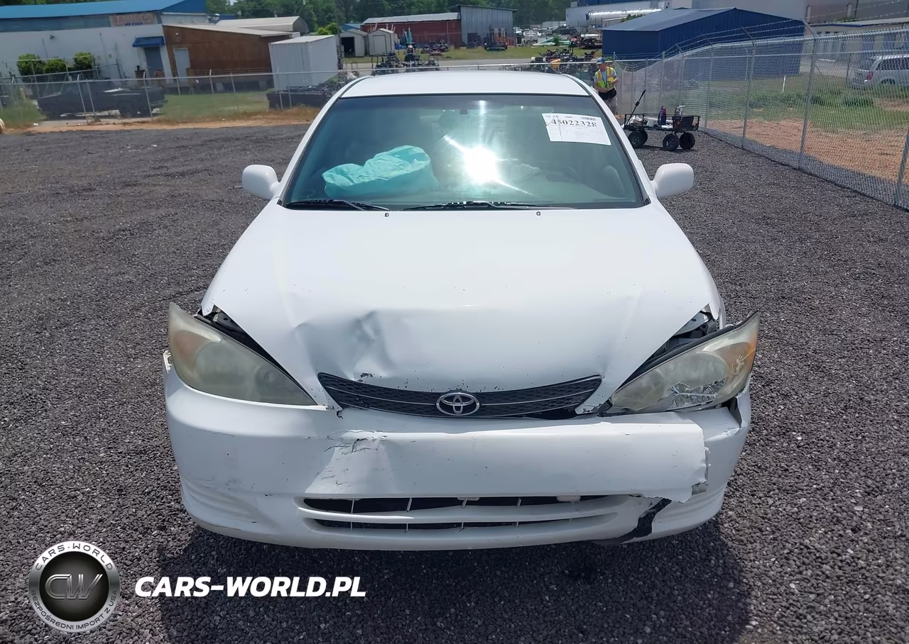 2002 Toyota Camry Le VIN:4T1BE32K32U048769 - 12