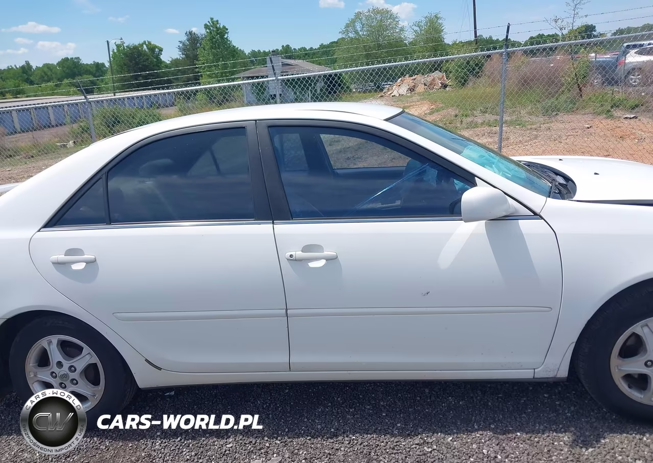 2002 Toyota Camry Le VIN:4T1BE32K32U048769 - 13