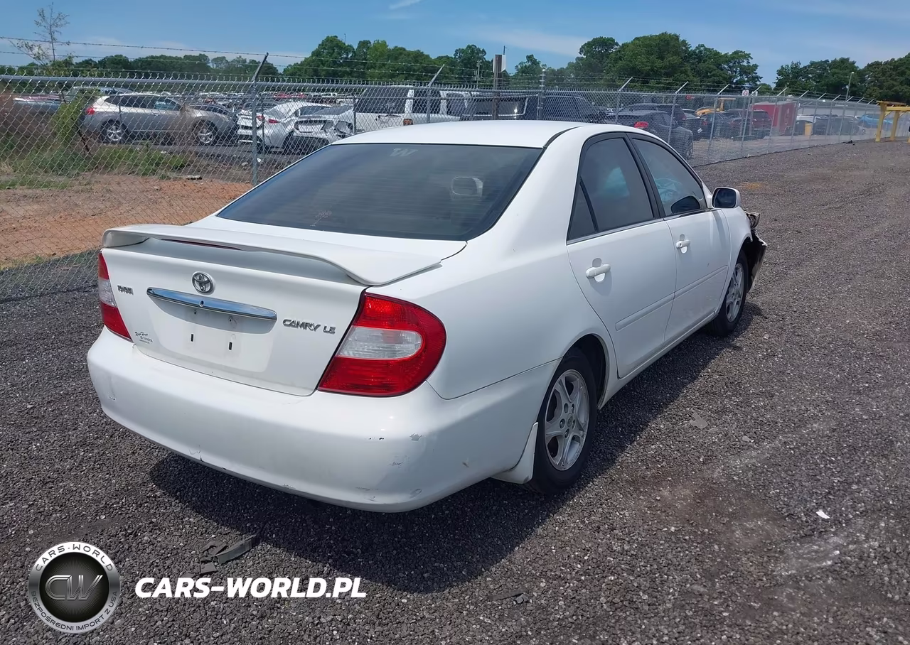 2002 Toyota Camry Le VIN:4T1BE32K32U048769 - 4