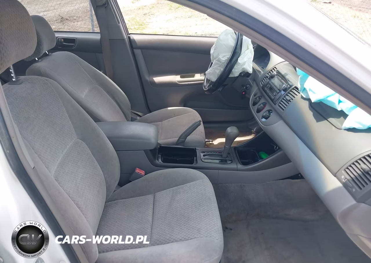 2002 Toyota Camry Le VIN:4T1BE32K32U048769 - 5