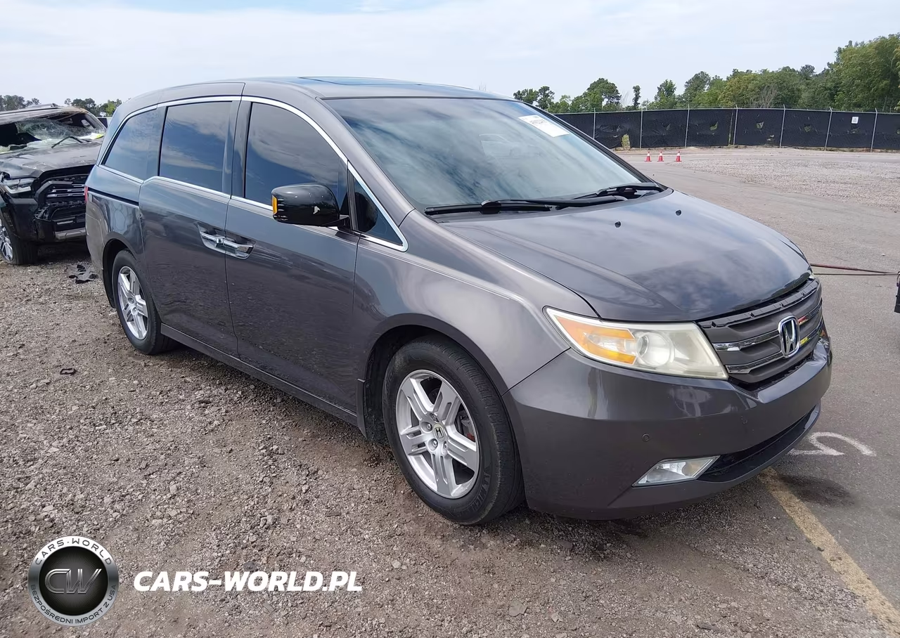 2013 Honda Odyssey Touring-Touring Elite