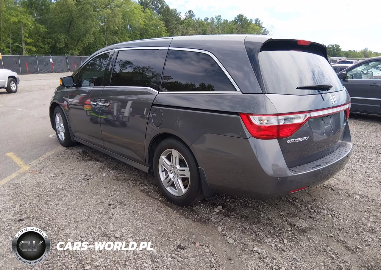 2013 Honda Odyssey Touring-Touring Elite VIN:5FNRL5H97DB079589 - 3