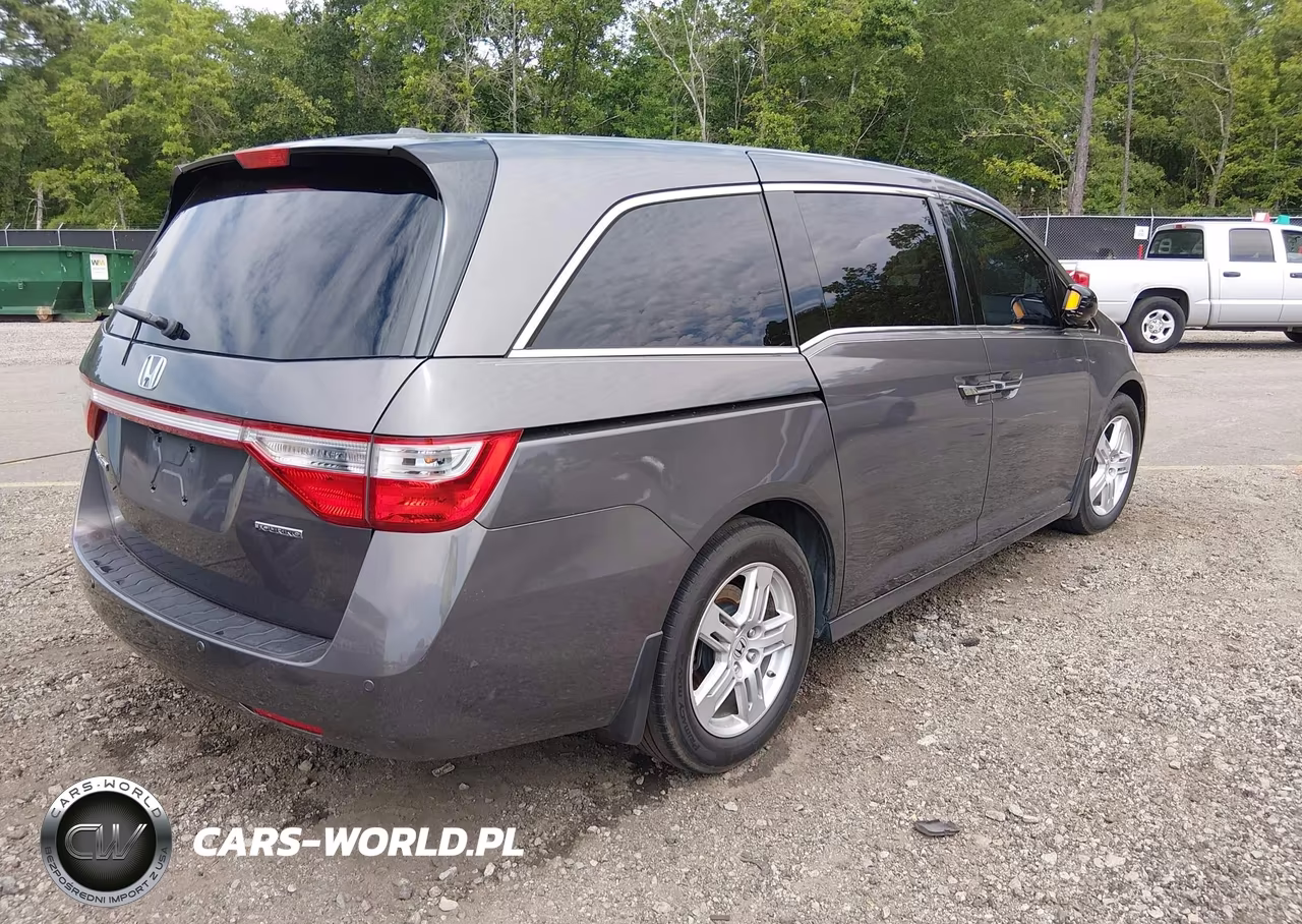 2013 Honda Odyssey Touring-Touring Elite VIN:5FNRL5H97DB079589 - 4