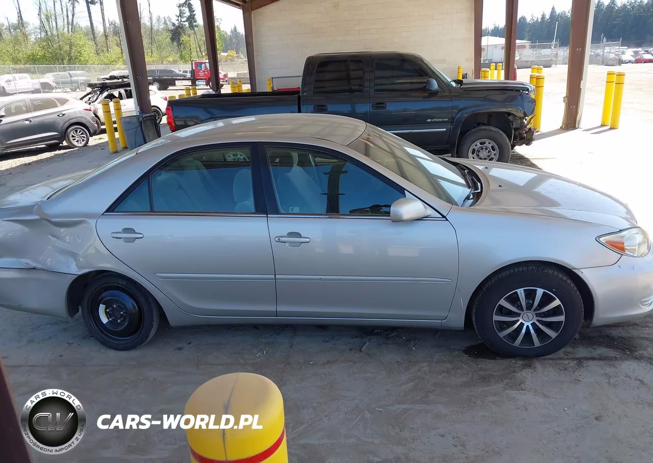 2004 Toyota Camry Le VIN:4T1BE32K74U819107 - 14