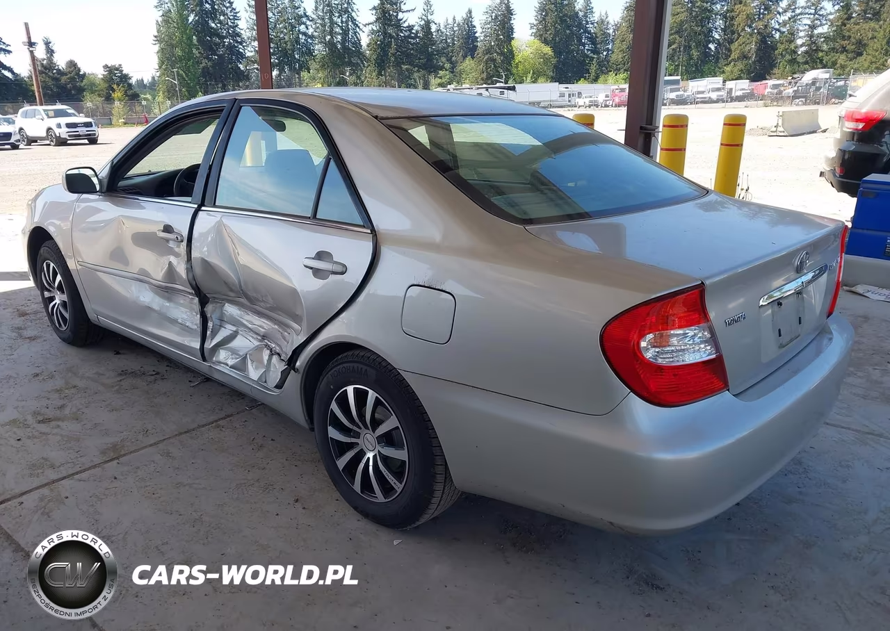 2004 Toyota Camry Le VIN:4T1BE32K74U819107 - 3