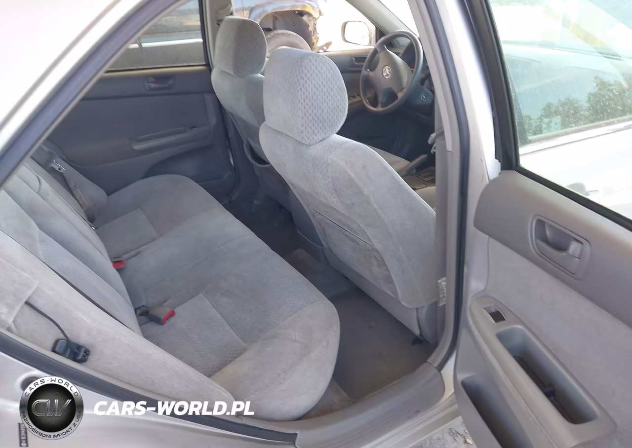 2004 Toyota Camry Le VIN:4T1BE32K74U819107 - 8