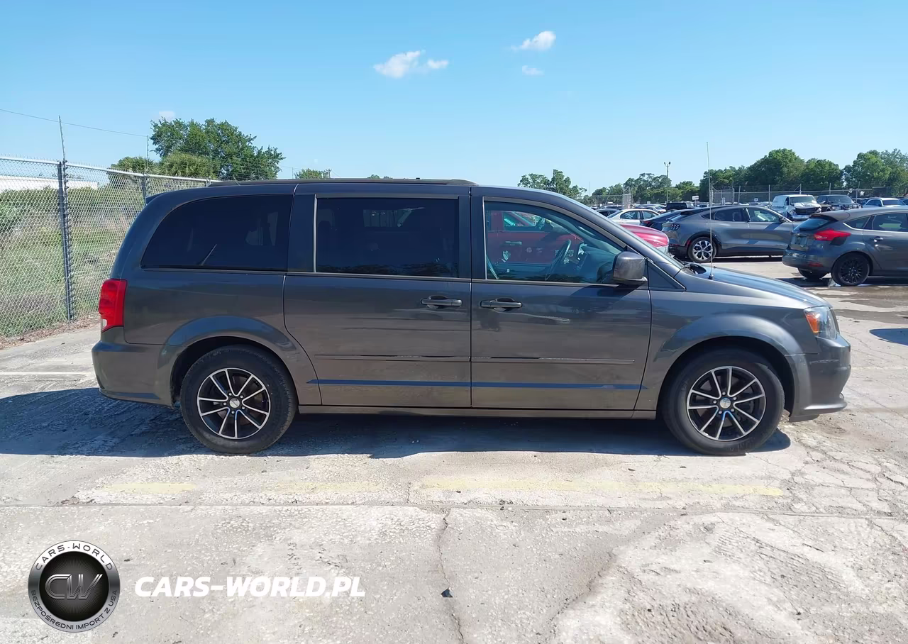 2016 Dodge Grand Caravan R-T VIN:2C4RDGEG9GR367439 - 13