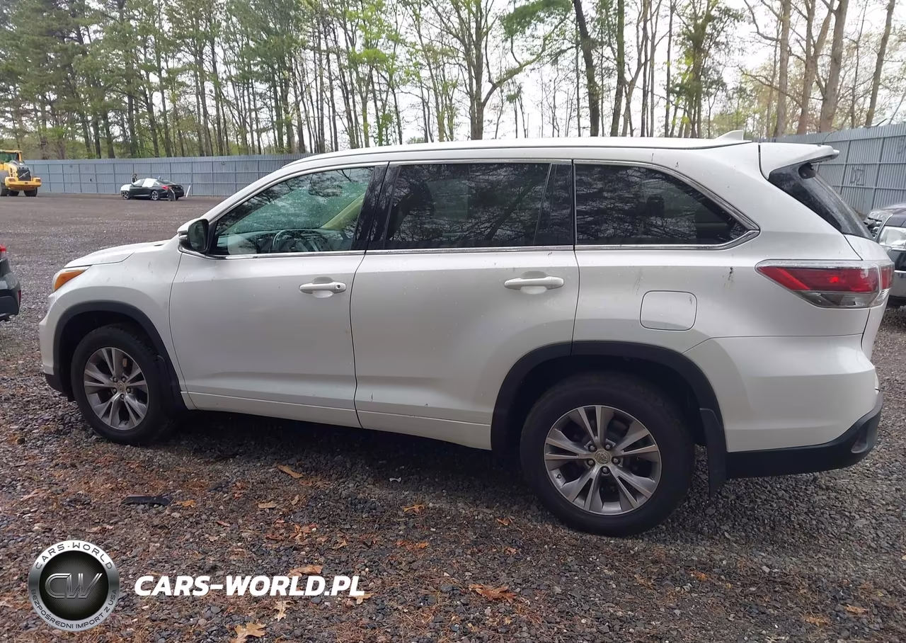 2015 Toyota Highlander Xle V6 VIN:5TDJKRFH2FS167823 - 14