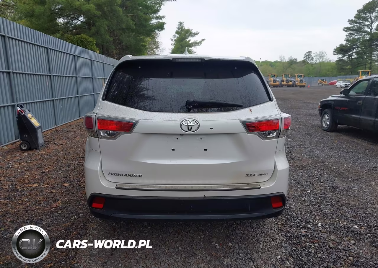 2015 Toyota Highlander Xle V6 VIN:5TDJKRFH2FS167823 - 16