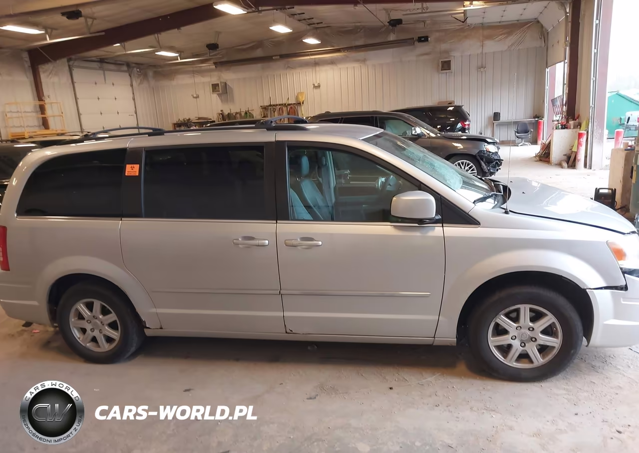 2010 Chrysler Town & Country Touring VIN:2A4RR5D19AR368868 - 13